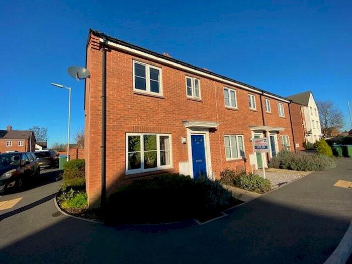 3 Bedroom End Of Terrace House To Rent In Chappell Close, Aylesbury, HP19