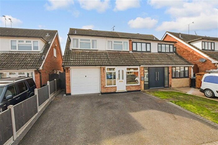 4 Bedroom Semi-Detached House For Sale In Belmont Close, Wickford, Essex, SS12