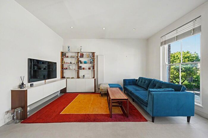 1 Bedroom Apartment To Rent In Bartholomew Road, NW5