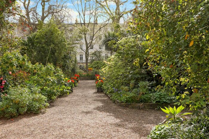 1 Bedroom Flat To Rent In Eccleston Square, London, SW1V