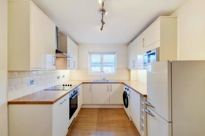 1 Bedroom Flat To Rent In Bay Tree Close, Sidcup, Kent, DA15