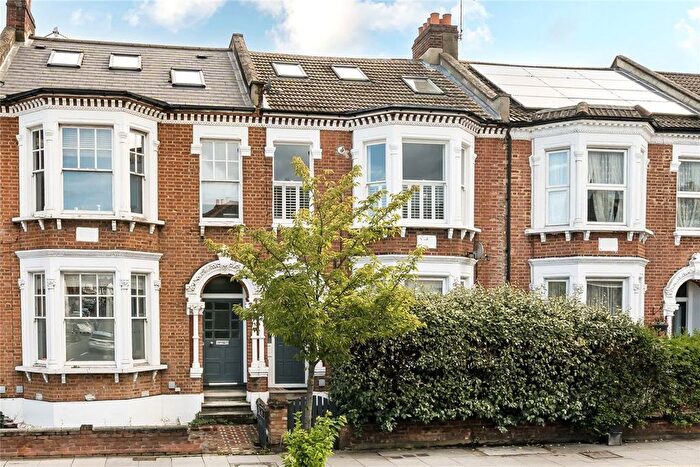 2 Bedroom Flat To Rent In Tooting Bec Road, Tooting, SW17