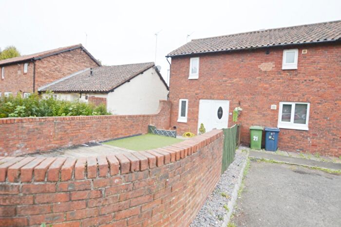 3 Bedroom End Of Terrace House To Rent In Bredon Close, Washington, NE38