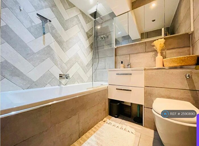 2 Bedroom Flat To Rent In Queenspark, London, NW6
