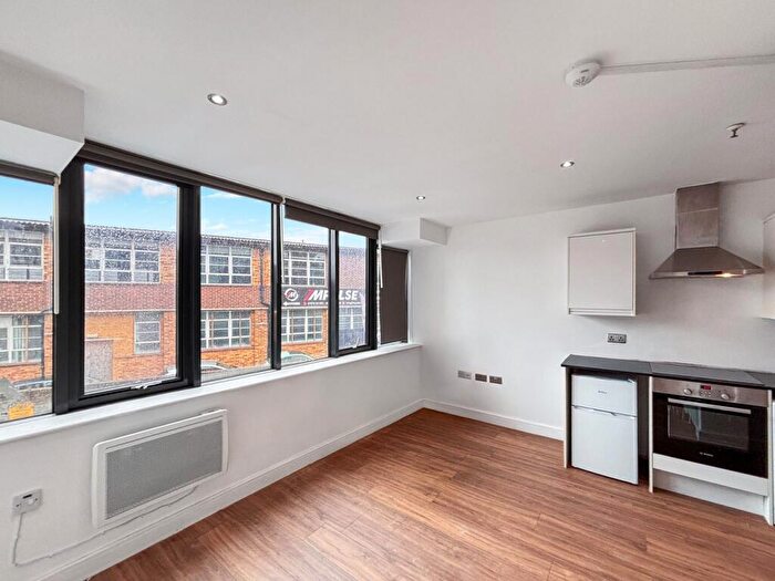 Studio To Rent In Studio Flat, Elmgrove Road, Harrow, HA1