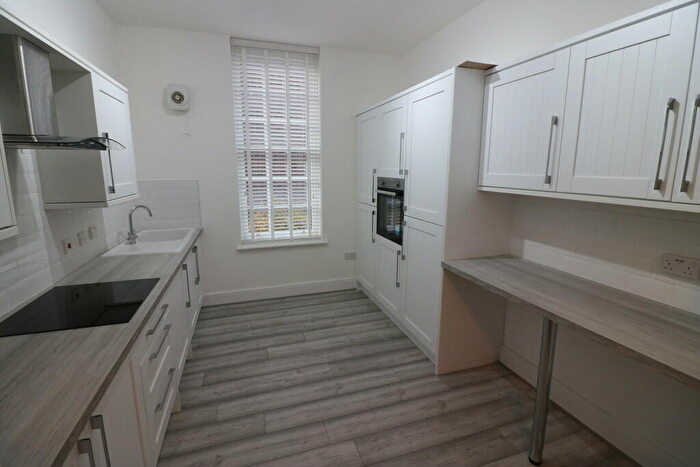 2 Bedroom Apartment To Rent In Hessle High Road, Hull, HU4