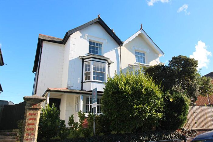 5 Bedroom House For Sale In St. Johns Road, Newport, PO30