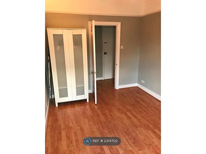 1 Bedroom Flat To Rent In Streatham High Road, London, SW16