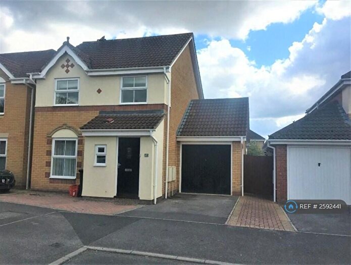 3 Bedroom Detached House To Rent In Longfellow Close, Swindon, SN25