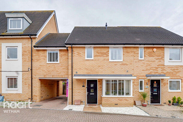 3 Bedroom Semi-Detached House For Sale In Brown Close, Witham, CM8