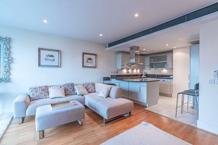 2 Bedroom Flat For Sale In Brewhouse Lane, London, SW15