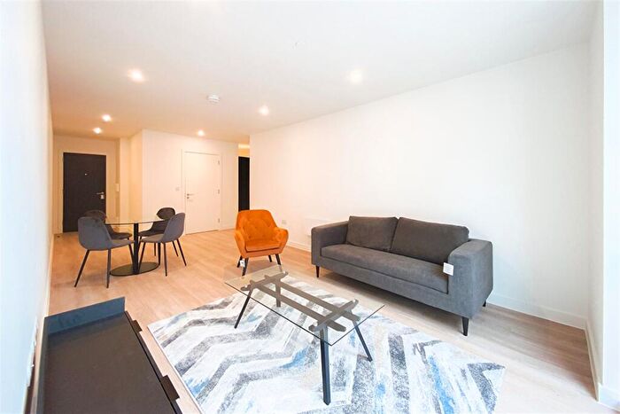 2 Bedroom Apartment To Rent In Exchange Point, M3