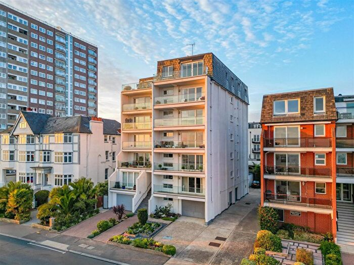 2 Bedroom Flat For Sale In Heathfield House, Westcliff Parade, SS0