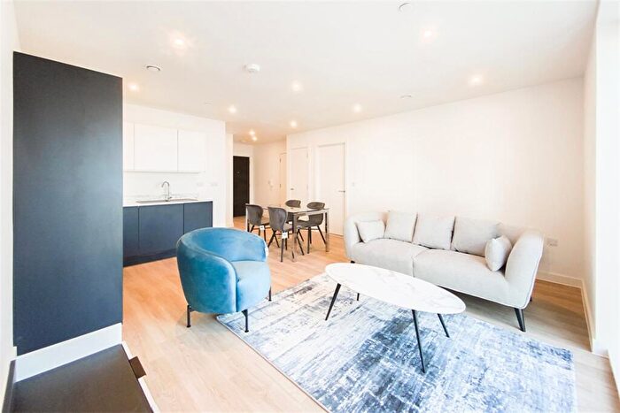 2 Bedroom Apartment To Rent In Laurence Place, Embankment West, M3