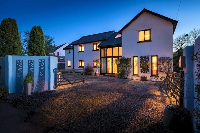 4 Bedroom Detached House For Sale In Reynalton, Kilgetty, SA68