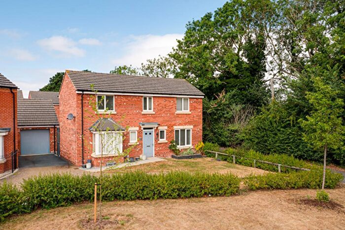 4 Bedroom Detached House For Sale In Darsdale Drive, Raunds, NN9