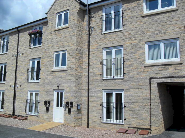 2 Bedroom Flat To Rent In Broad Oaks 3 Halifax Road, Hipperholme, Halifax, HX3
