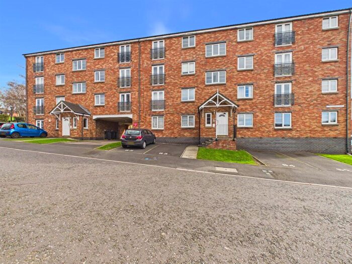 2 Bedroom Flat For Sale In Windmill Way, Bridges View, Gateshead, NE8