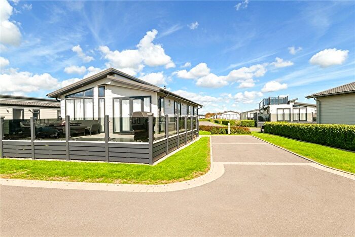 3 Bedroom Park Home For Sale In Clifftop View, Hoburne Naish Holiday Park, Barton On Sea, Hampshire, BH25