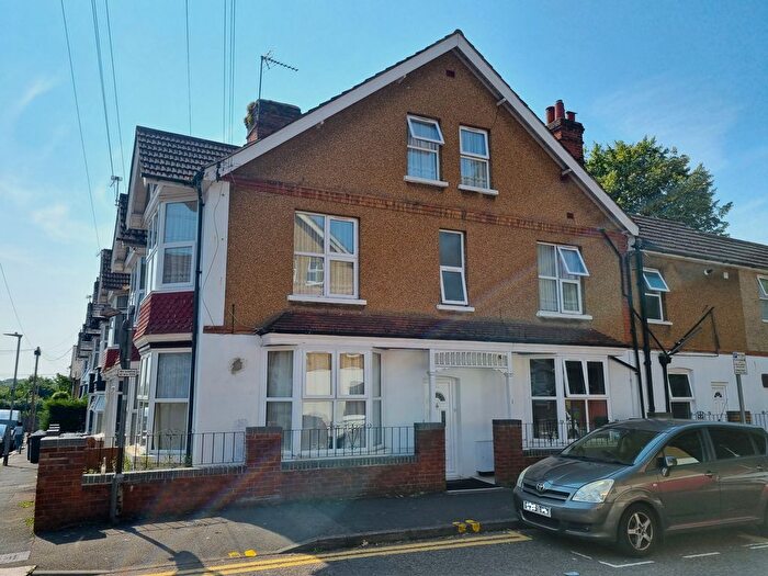 Studio To Rent In Granville Road, Watford, WD18