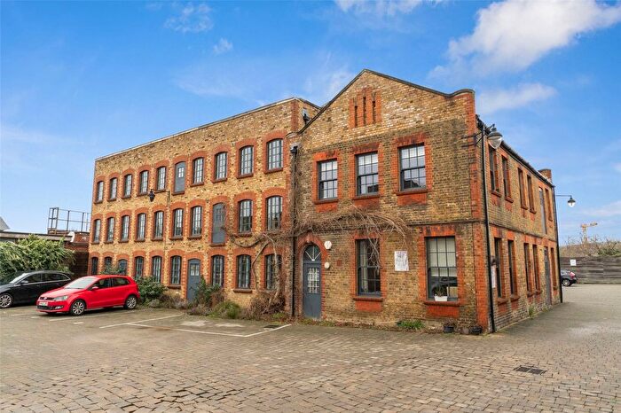 1 Bedroom Flat For Sale In Athelstan Place, Twickenham, TW2