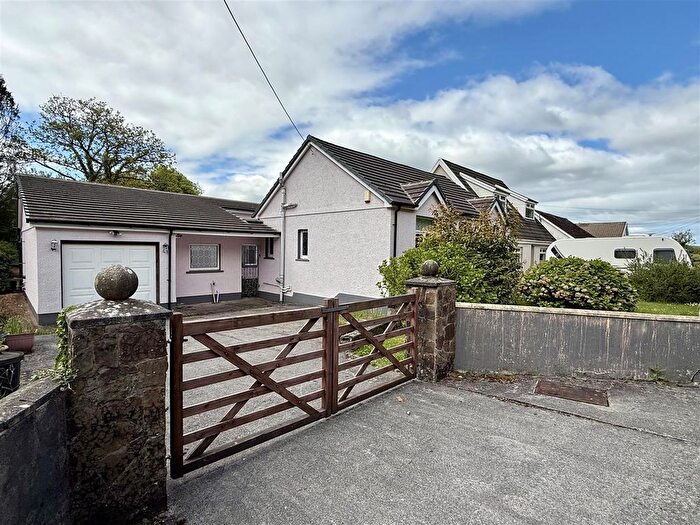4 Bedroom Detached Bungalow For Sale In Hirwaun Road, Tumble, Llanelli, SA14