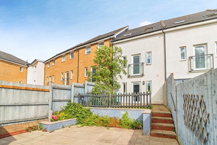 3 Bedroom Terraced House For Sale In Top Fair Furlong, Redhouse Park, Milton Keynes, Buckinghamshire, MK14