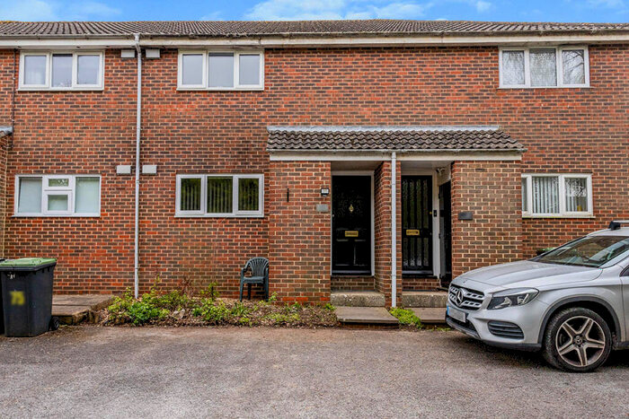 1 Bedroom Flat To Rent In Spruce Avenue, Waterlooville, Hampshire, PO7