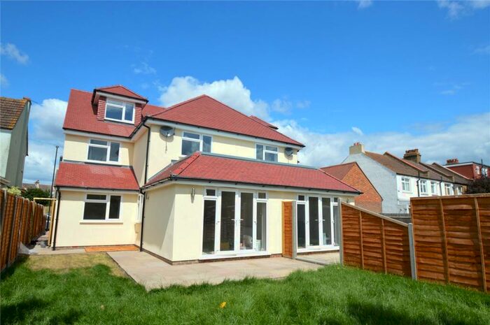 3 Bedroom Maisonette To Rent In Teevan Road, Croydon, CR0