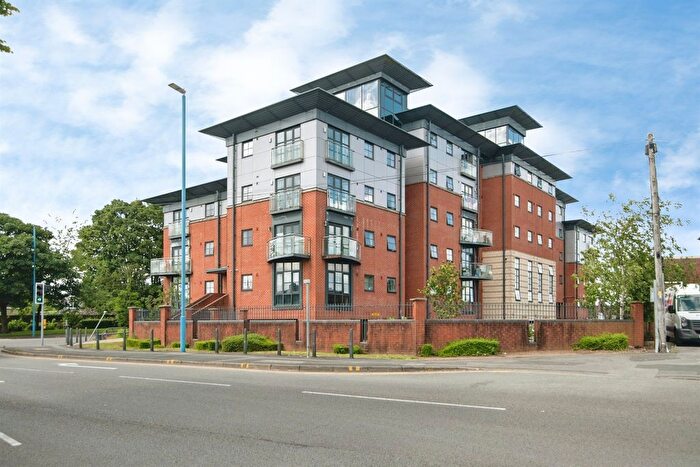 2 Bedroom Flat For Sale In Walsall Road, West Bromwich, B71