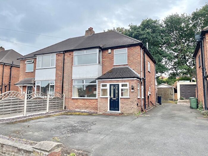 3 Bedroom Semi-Detached House For Sale In Kingswinford - Kingsley Road, DY6