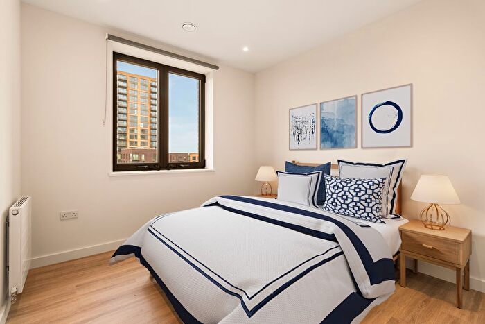 2 Bedroom Flat To Rent In Greenford, UB6