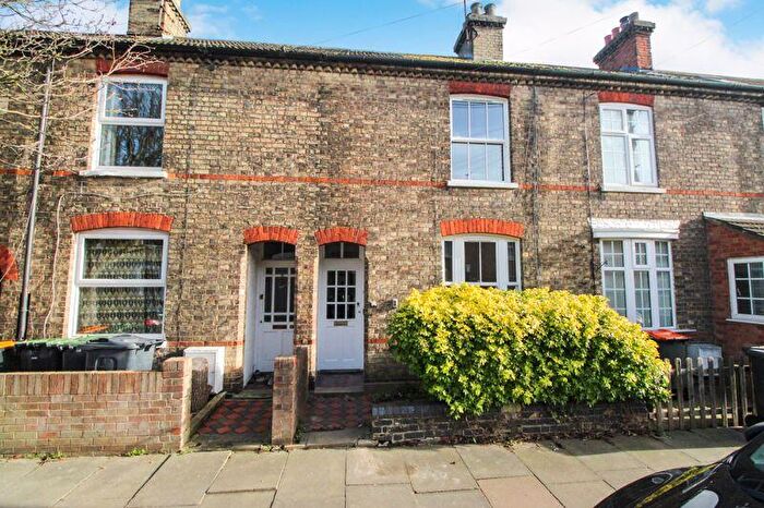 2 Bedroom Terraced House To Rent In Bower Street, Bedford, MK40