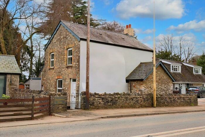 3 Bedroom Detached House For Sale In Cowbridge Road, St. Nicholas, Vale Of Glamorgan, CF5