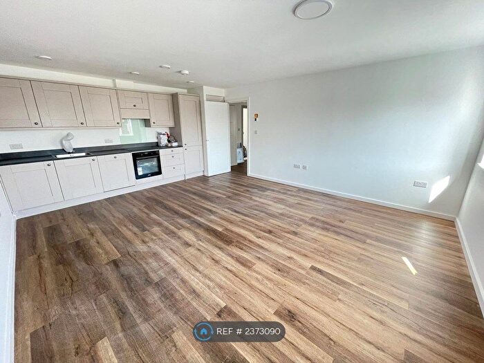 2 Bedroom Flat To Rent In Cornflower House, Luton, LU1