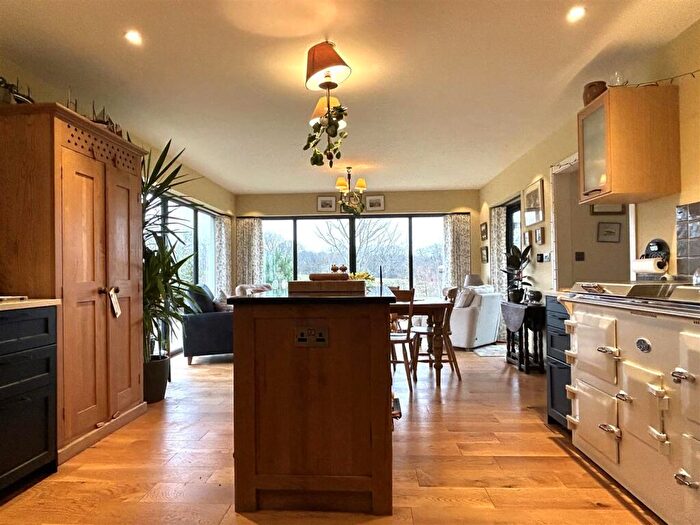 4 Bedroom Detached House For Sale In Meshaw, EX36