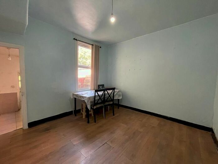 1 Bedroom Flat To Rent In Harvey Road, Ilford, IG1