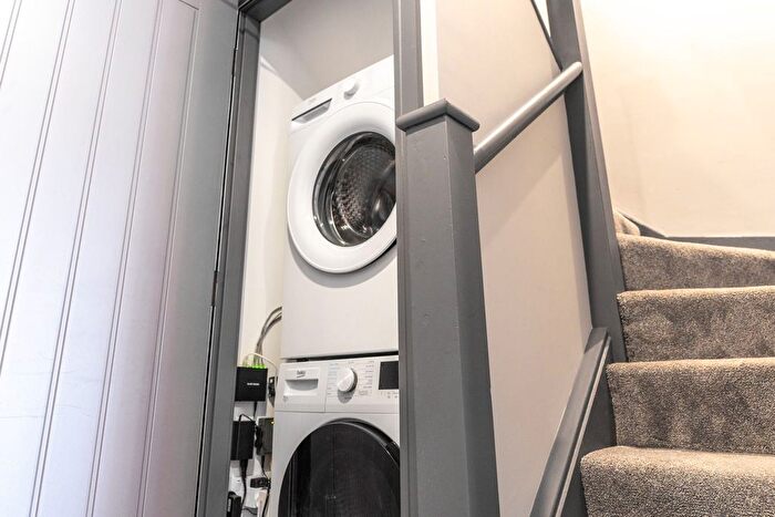 1 Bedroom Studio To Rent In Room, Salisbury Street, DE23