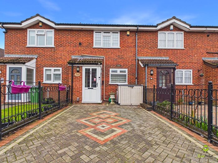 3 Bedroom Terraced House For Sale In Fox Hollow Drive, Bexleyheath, Kent, DA7