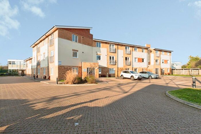 1 Bedroom Flat For Sale In Thornton Close, Leatherhead, Surrey, KT22