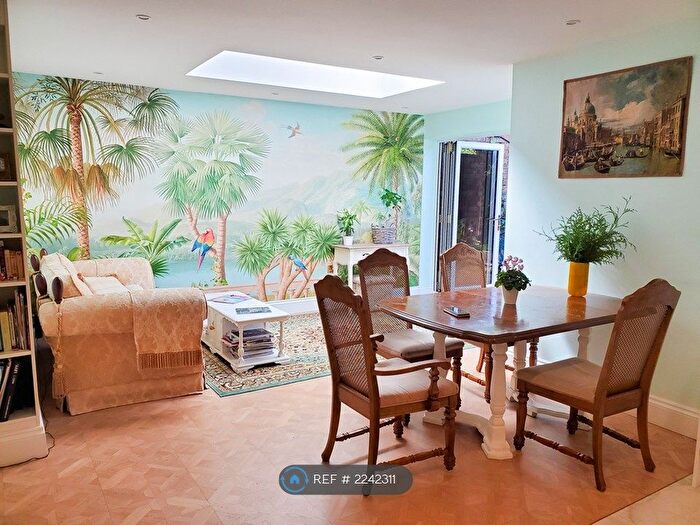 1 Bedroom Flat To Rent In Cromford Road, London, SW18