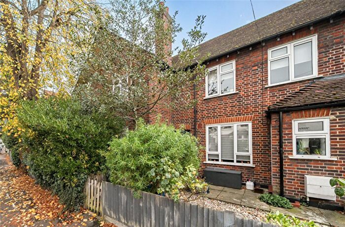 2 Bedroom Flat For Sale In Stanley Gardens Road, Teddington, TW11