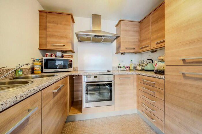 1 Bedroom Flat For Sale In Cameronian Square, Worsdell Drive, NE8