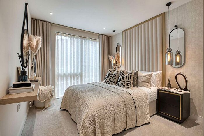 2 Bedroom Flat For Sale In Randolph Road, London, UB1