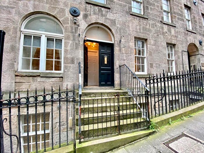 1 Bedroom Flat To Rent In , Blair Street, Edinburgh, EH1