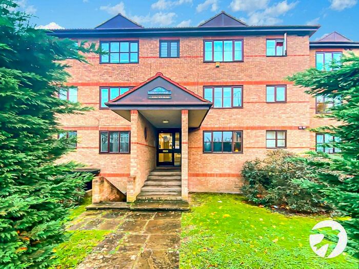 1 Bedroom Flat To Rent In Mckinlay Court, Park View Road, Welling DA16