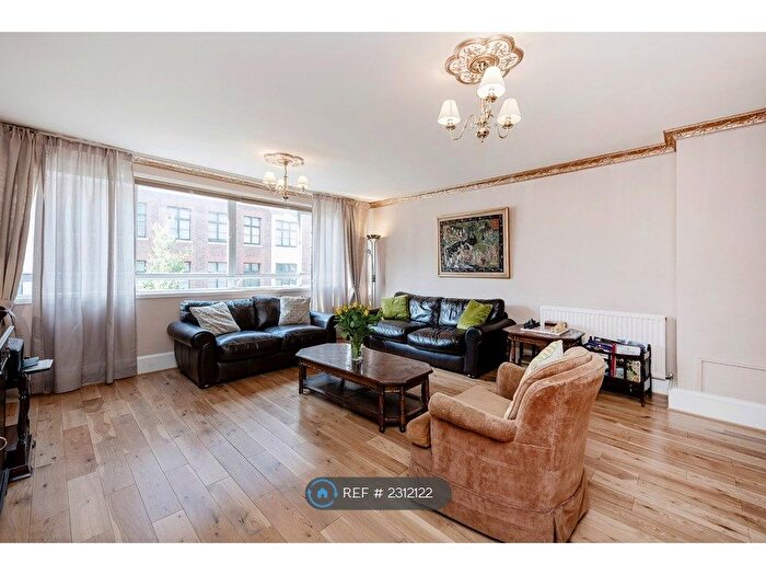 2 Bedroom Flat To Rent In Milford House, London, W1G