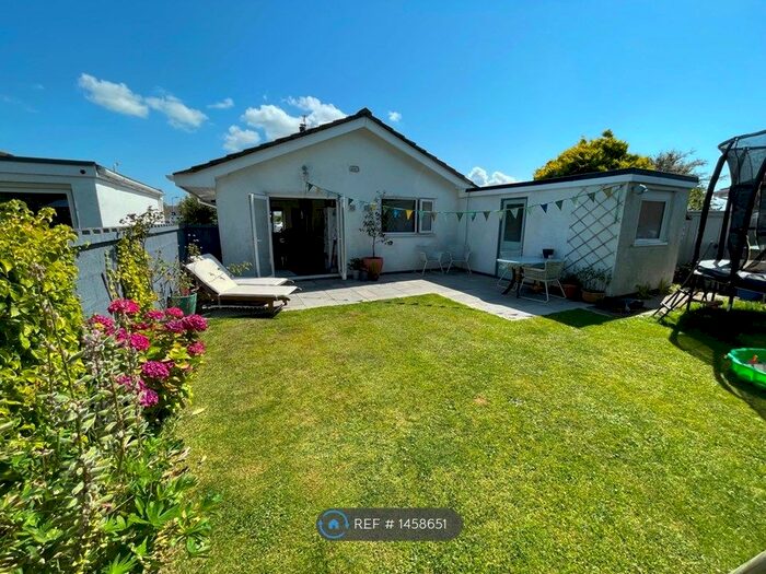 2 Bedroom Bungalow To Rent In Ffordd Caradog, Four Mile Bridge, LL65