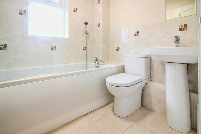 1 Bedroom Property To Rent In Warwick Court, Bicester, OX26