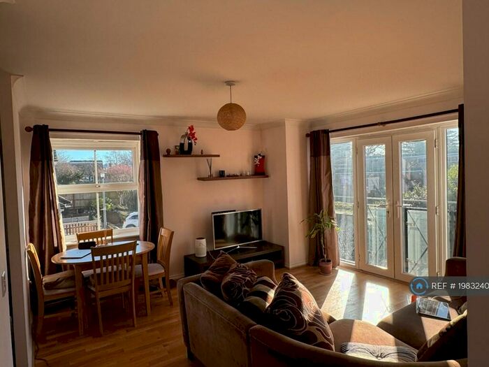 2 Bedroom Flat To Rent In Hazelwick Mews, Crawley, RH10